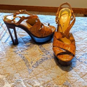 Gianni Bini high heel pumps with cut out.